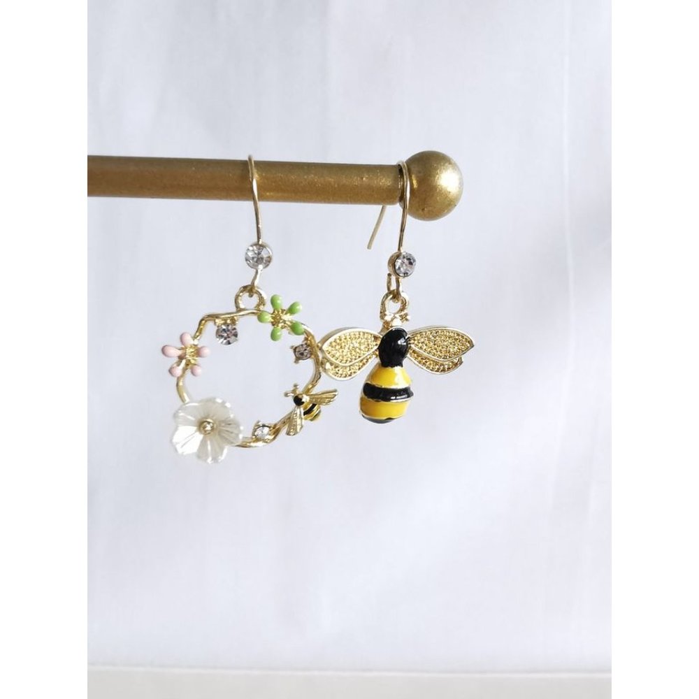 Brand New 14K Gold Plated Flower Wreath and Bee Crystal Earrings